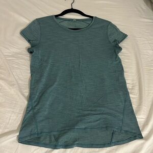 Lululemon workout shirt